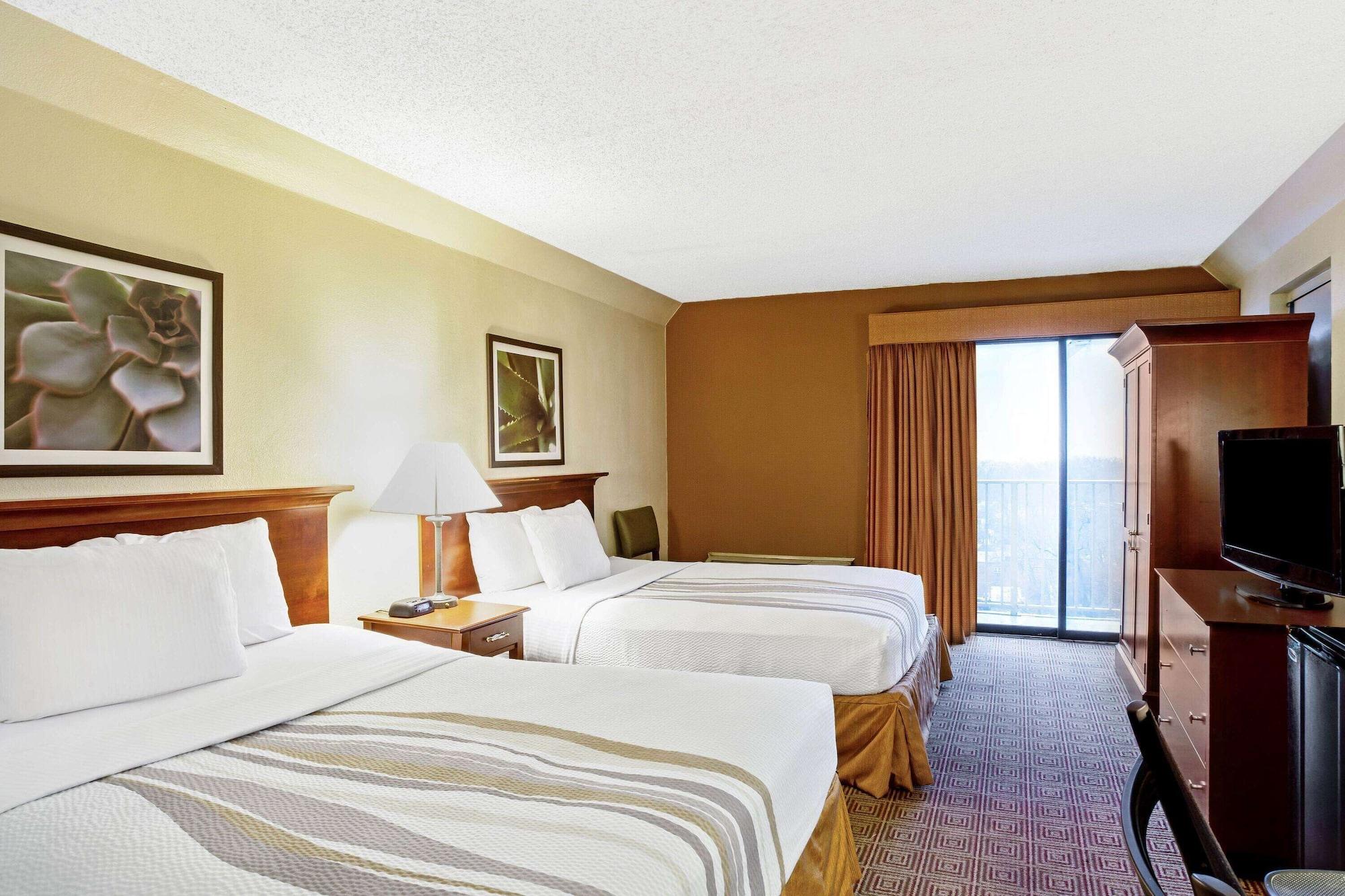 La Quinta By Wyndham Stamford / New York City Экстерьер фото