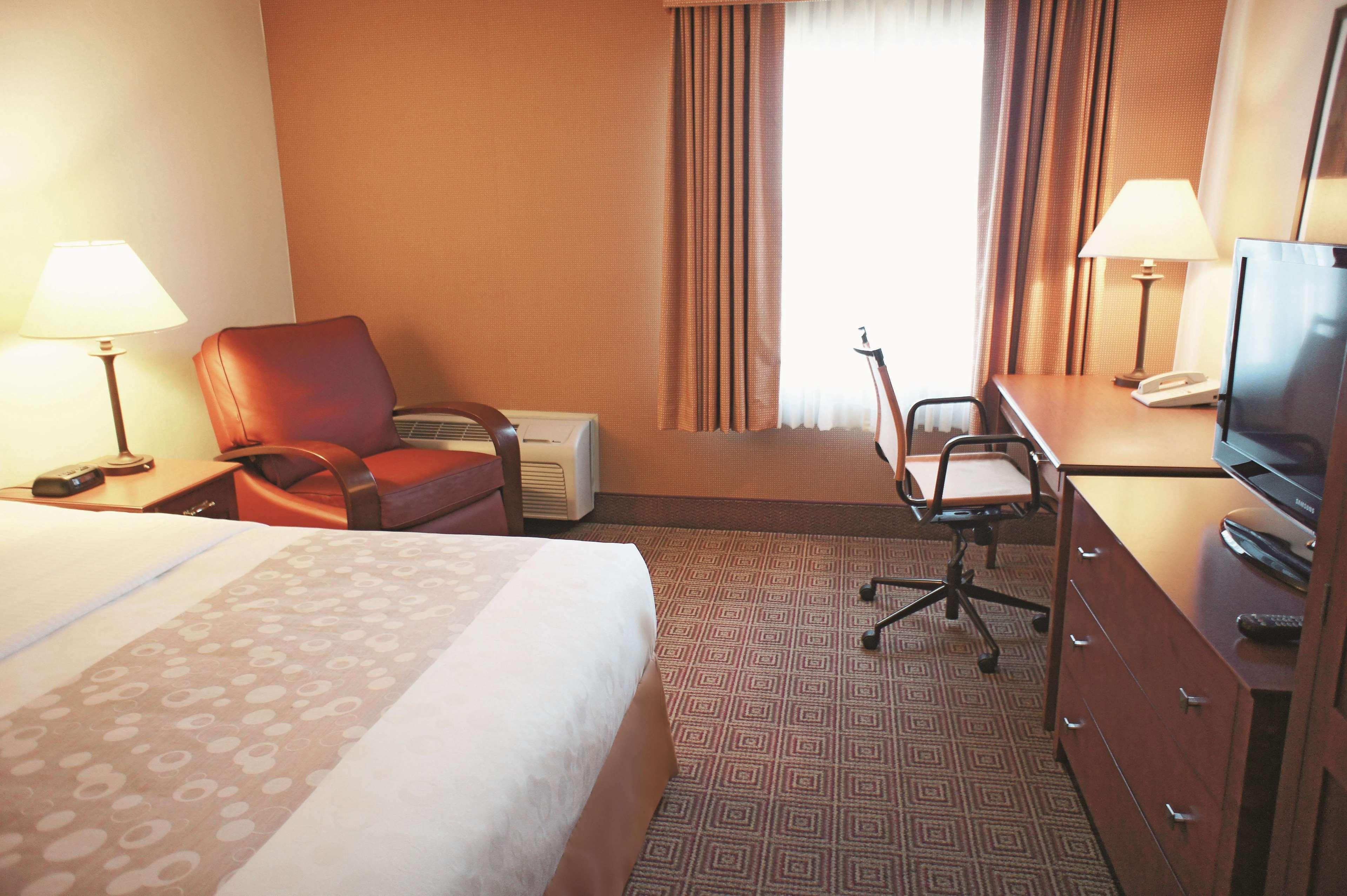 La Quinta By Wyndham Stamford / New York City Экстерьер фото
