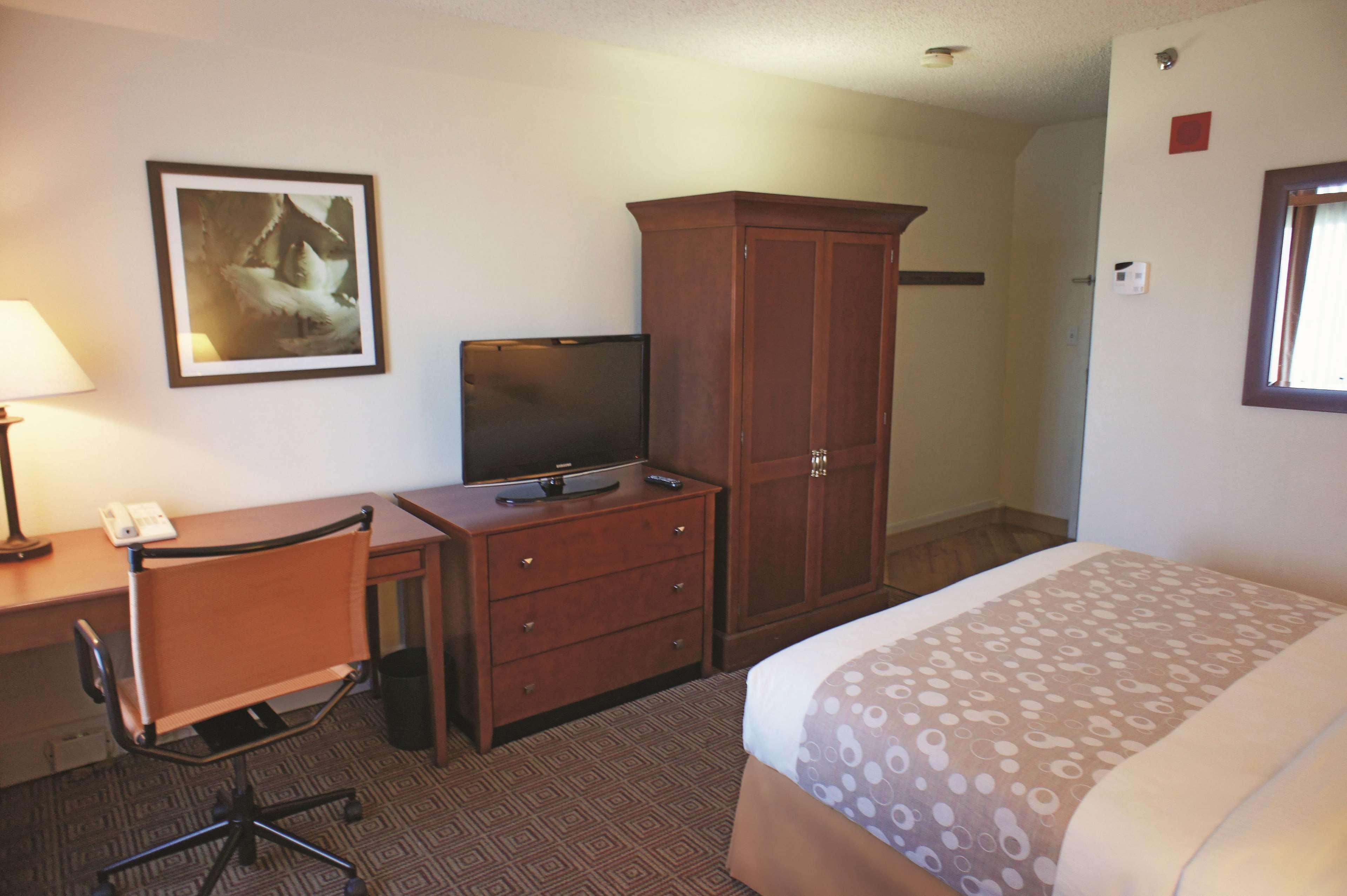 La Quinta By Wyndham Stamford / New York City Экстерьер фото
