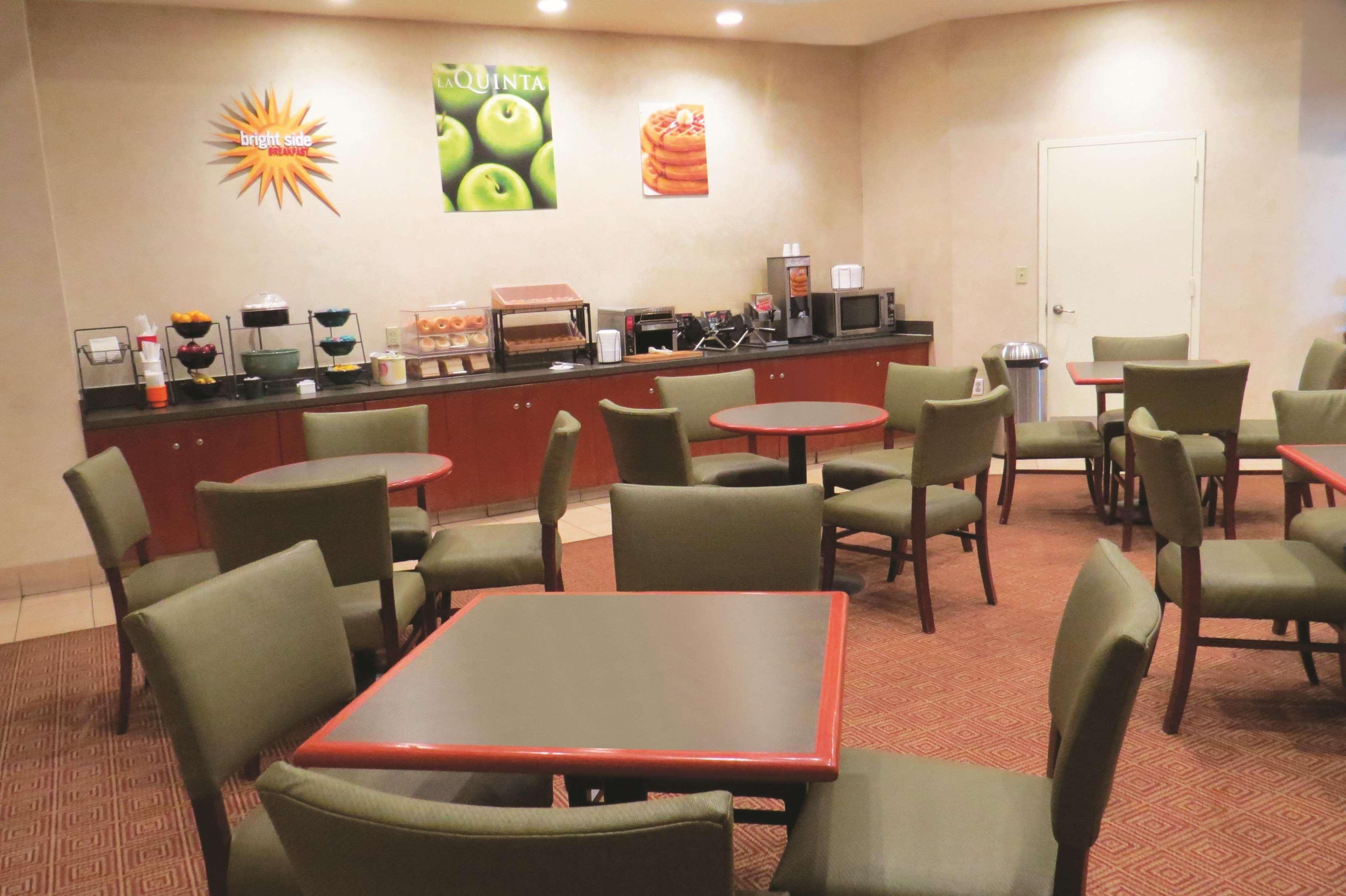 La Quinta By Wyndham Stamford / New York City Экстерьер фото