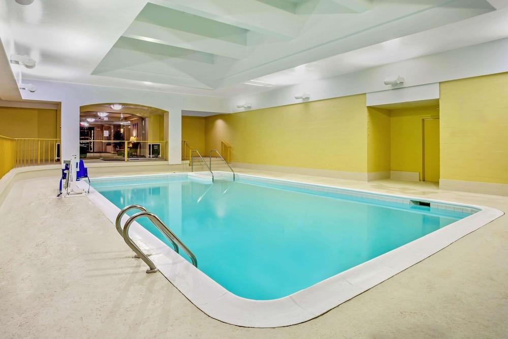 La Quinta By Wyndham Stamford / New York City Экстерьер фото