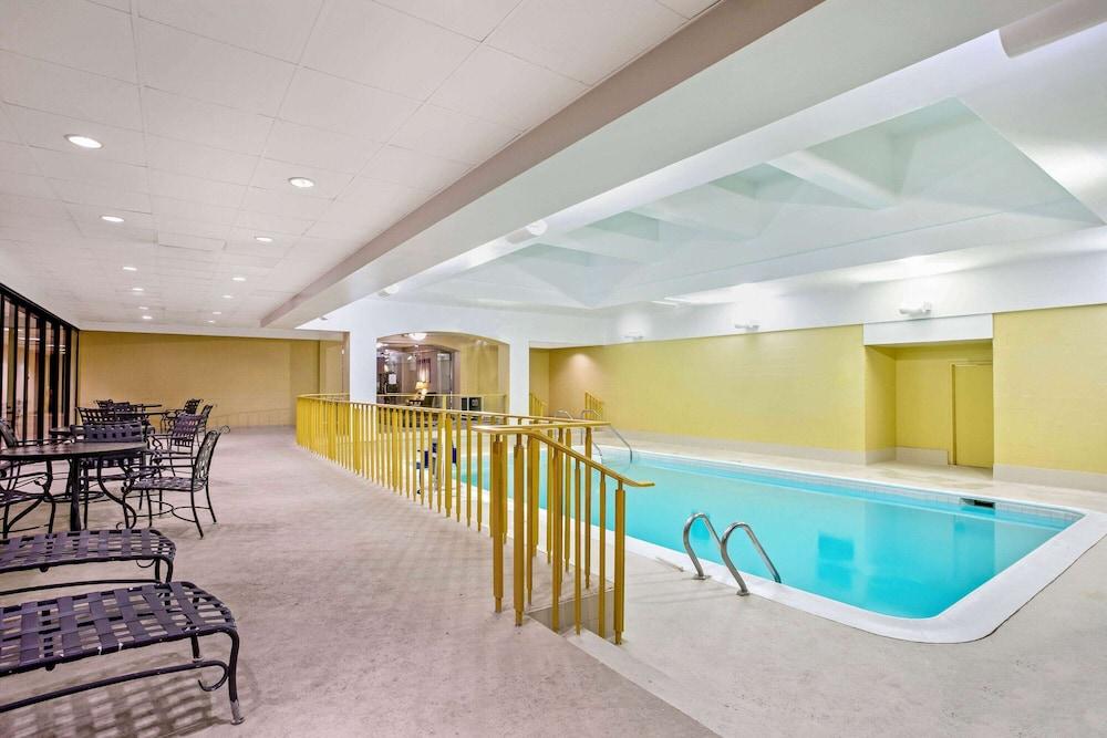 La Quinta By Wyndham Stamford / New York City Экстерьер фото