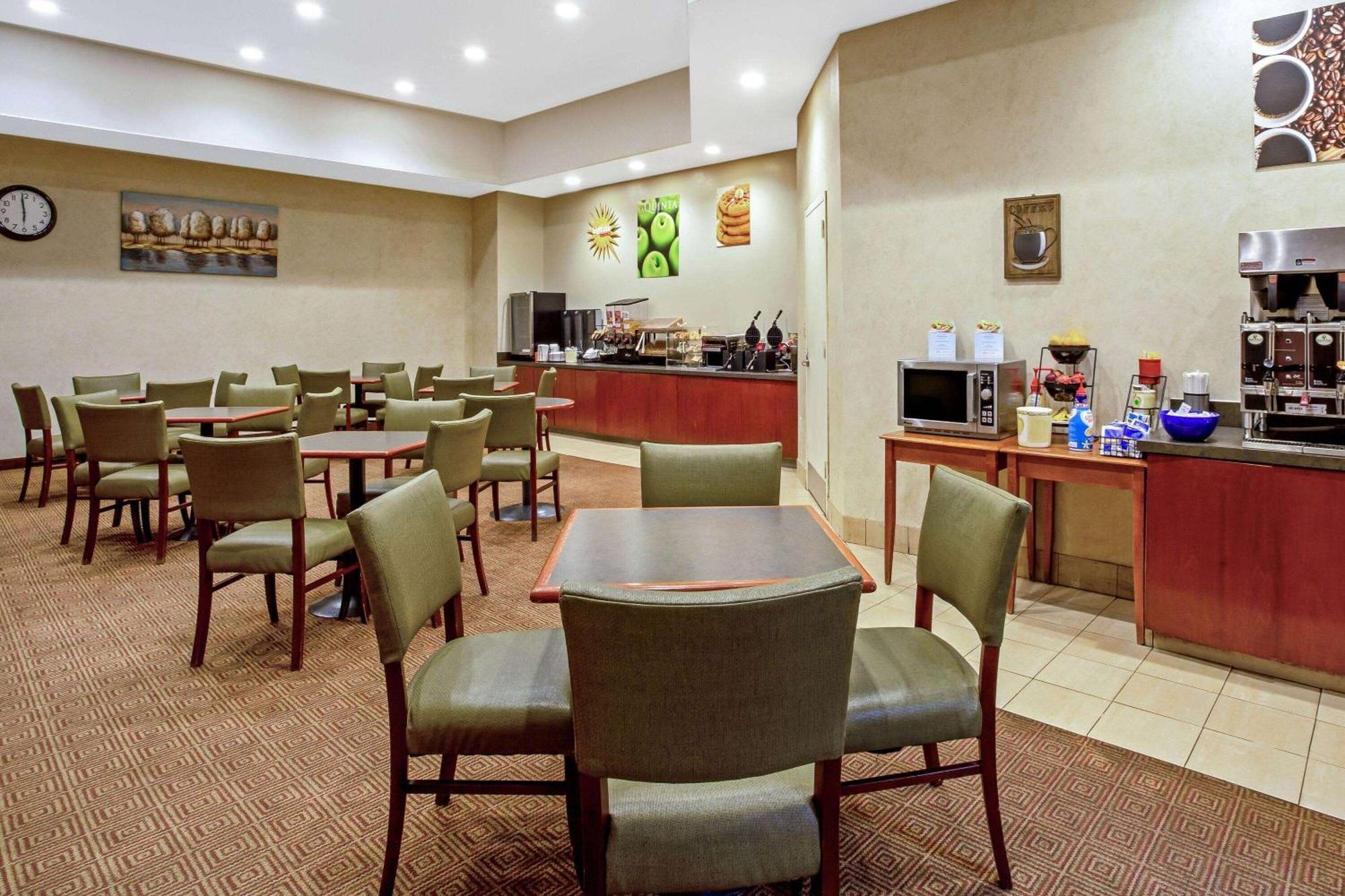 La Quinta By Wyndham Stamford / New York City Экстерьер фото