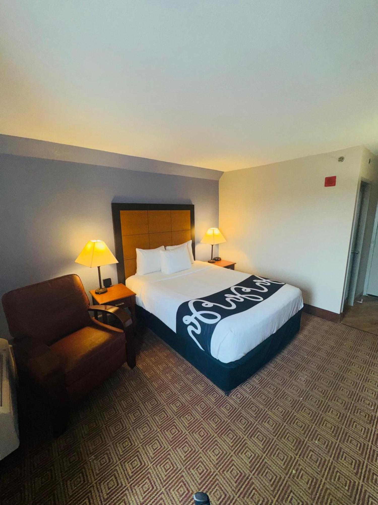 La Quinta By Wyndham Stamford / New York City Экстерьер фото