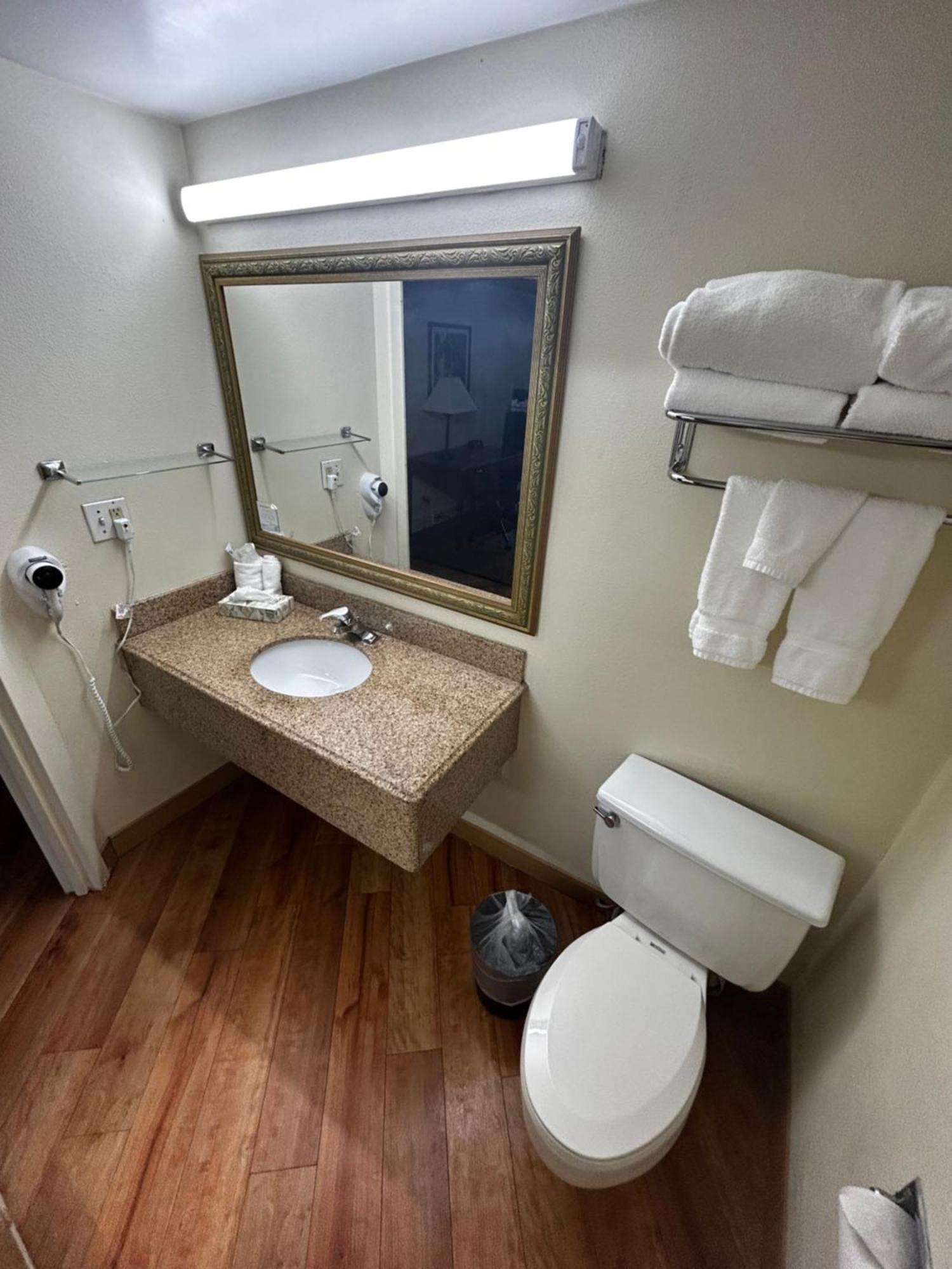 La Quinta By Wyndham Stamford / New York City Экстерьер фото