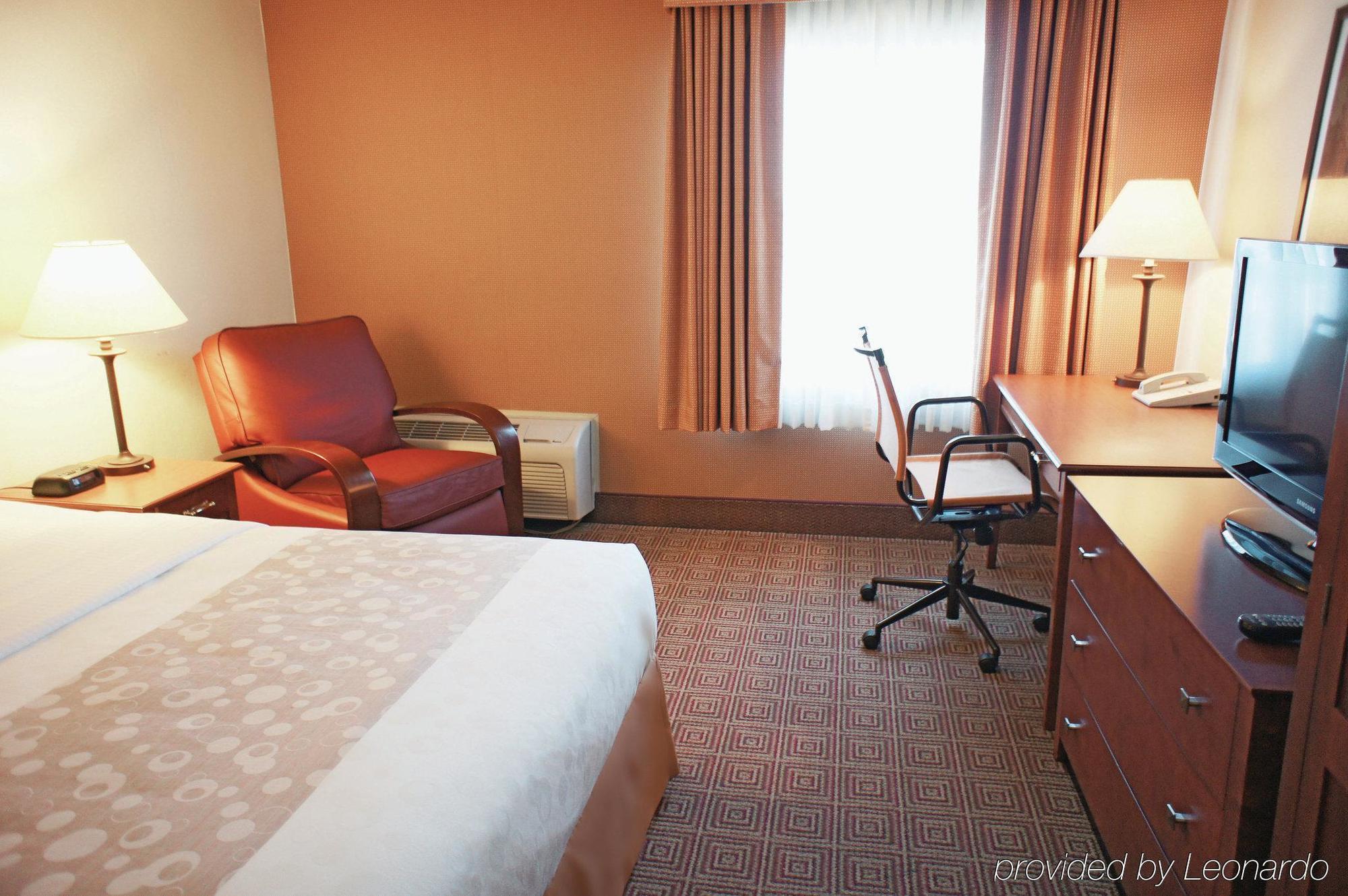 La Quinta By Wyndham Stamford / New York City Экстерьер фото