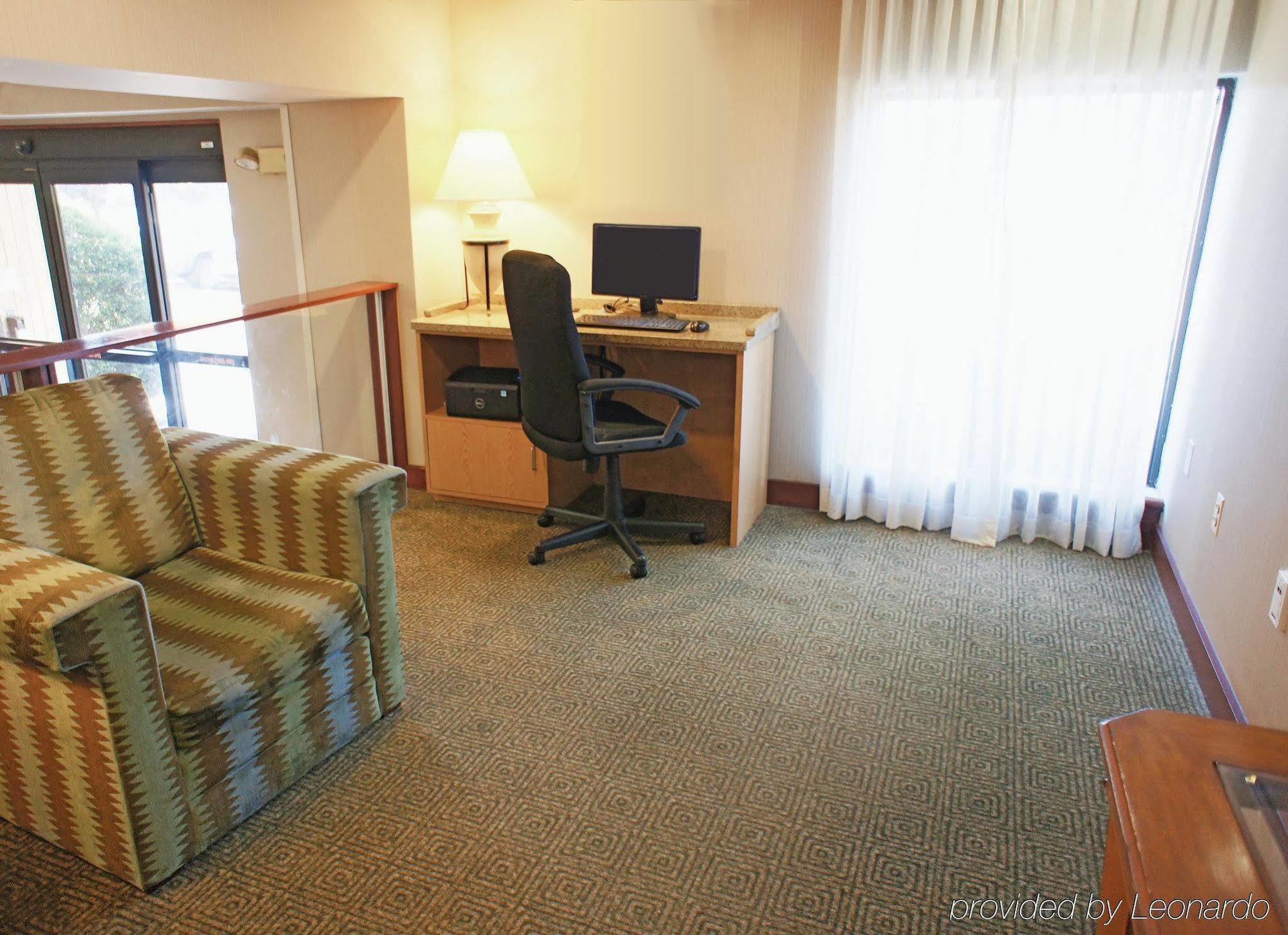 La Quinta By Wyndham Stamford / New York City Экстерьер фото
